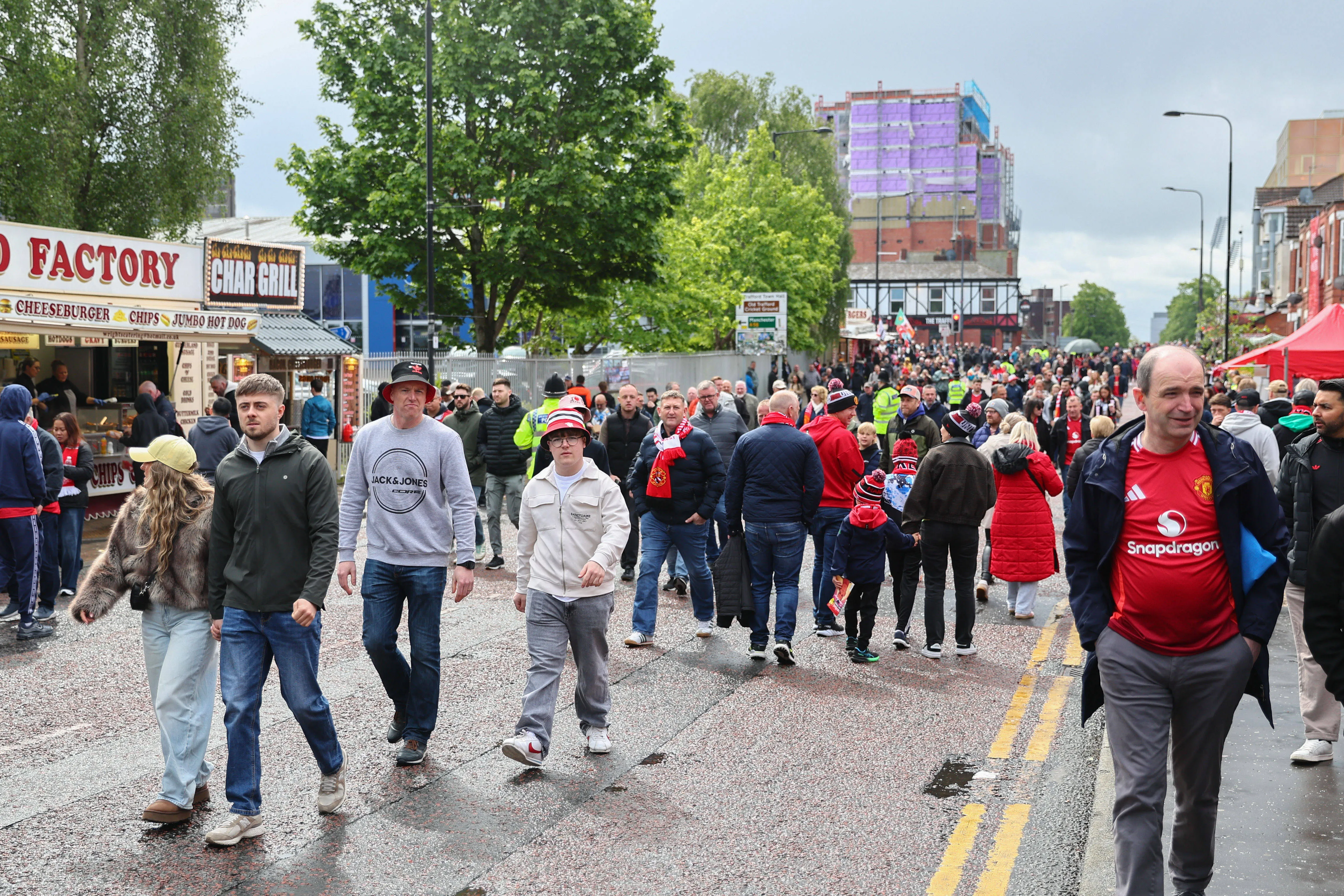 Old Trafford pub receives &pound;400,000 makeover in time for new Man United season