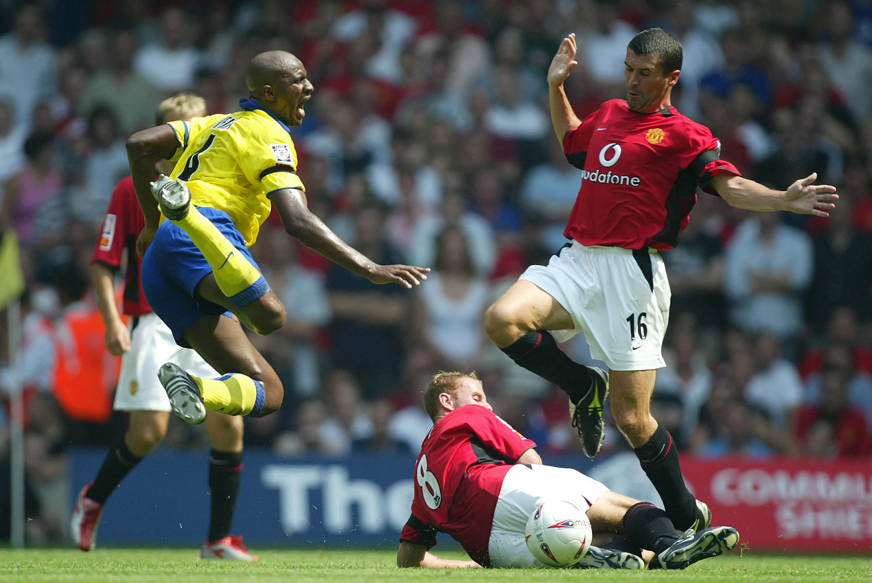 Roy Keane and Patrick Vieira challenge during 2003 Community Shield 