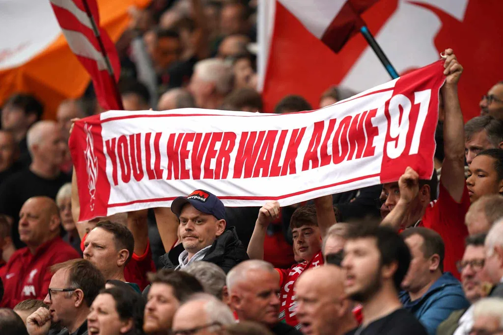 You'll Never Walk Alone lyrics YNWA lyrics