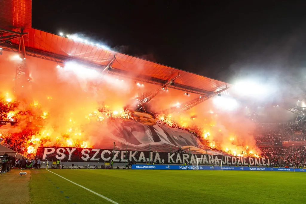 Legia Warsaw fans banned 7