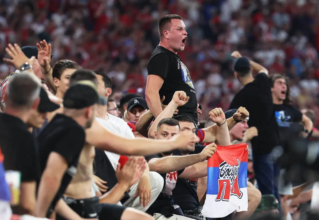 serbia fans