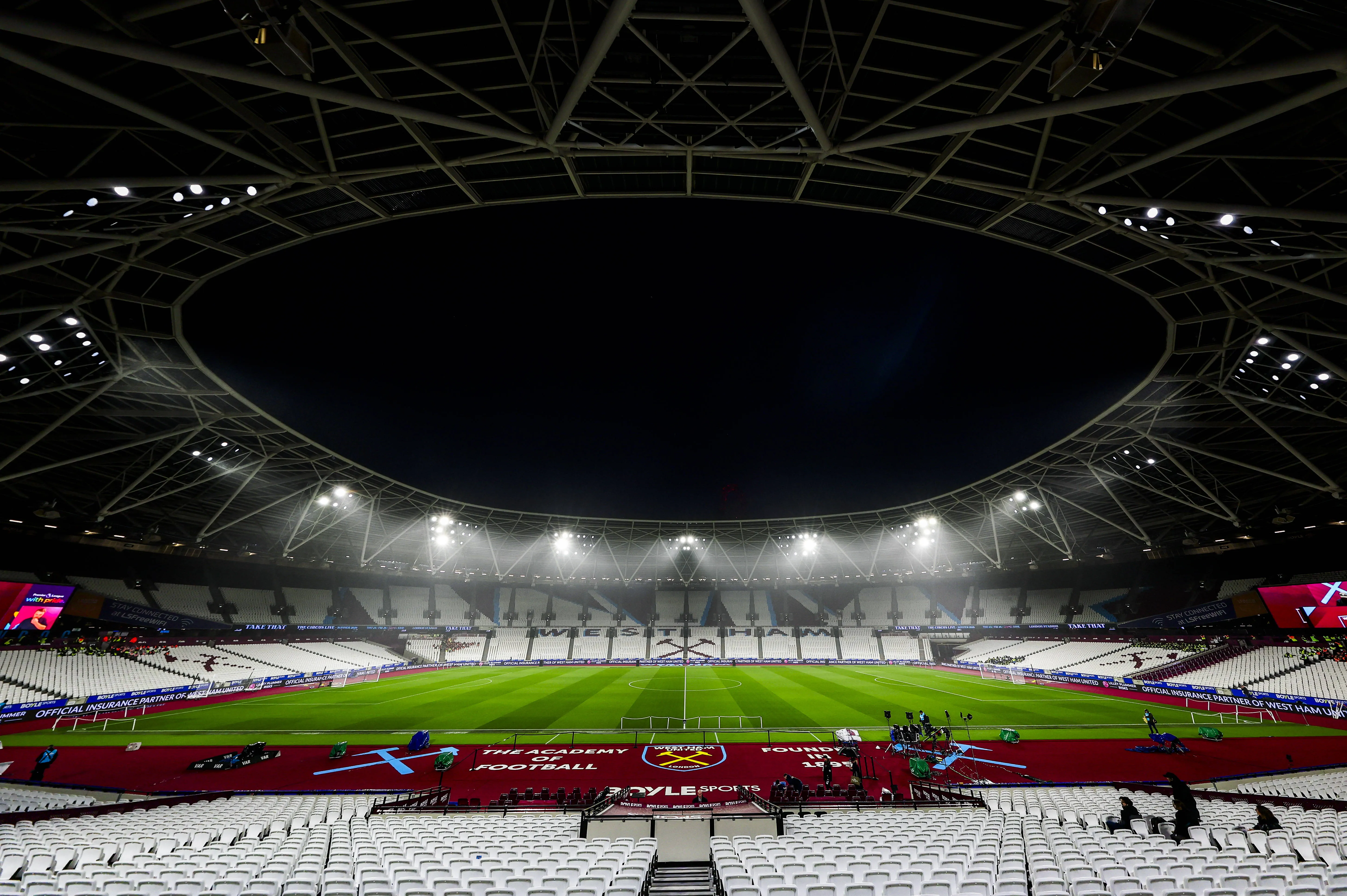 Where to Eat and Drink Near London Stadium 2026: Best Pubs and Restaurants for Fans