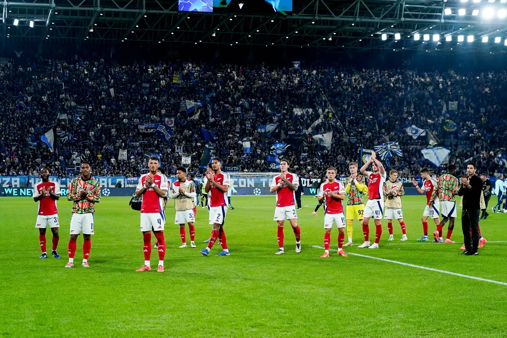 Arsenal fans in Milan