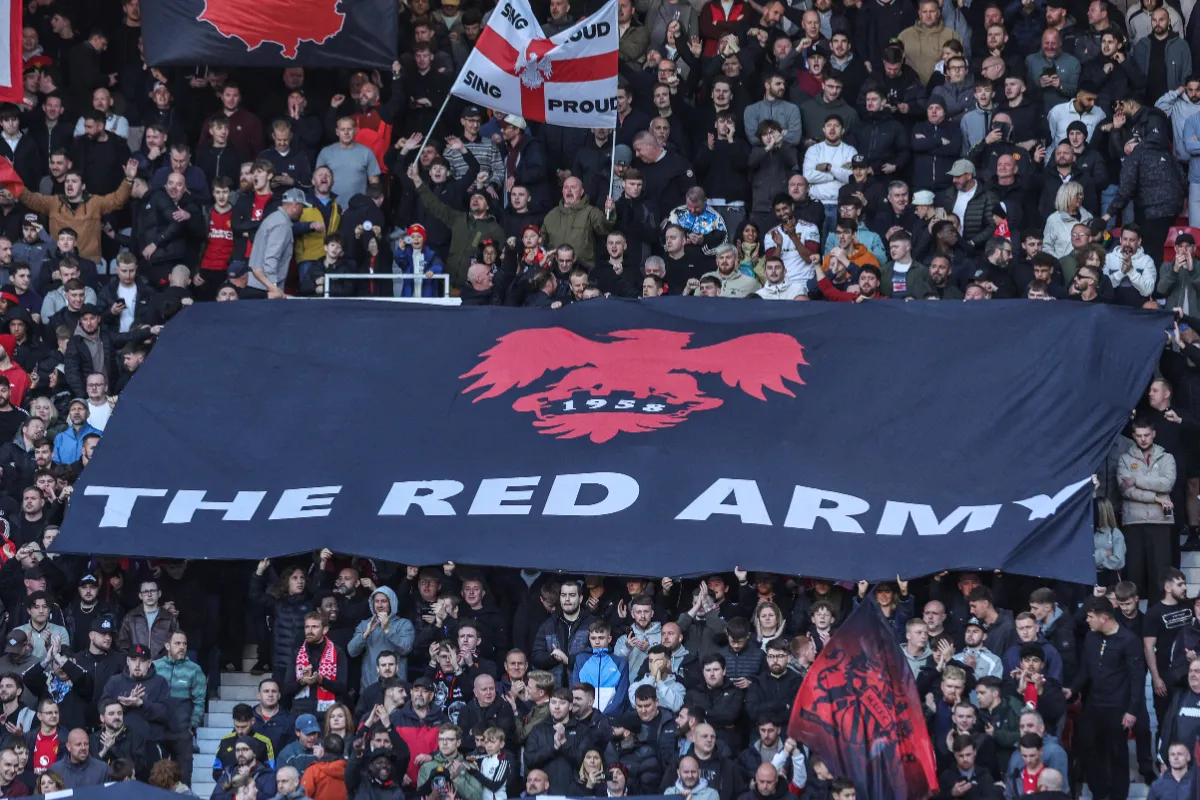 Man United, Tottenham fans join forces in anti-Man City chant before Premier League game
