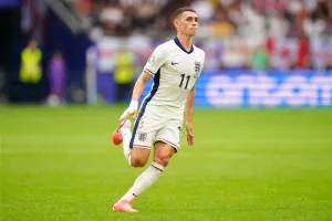 Why have England fans been singing Dancing in the Dark at Euro 2024?