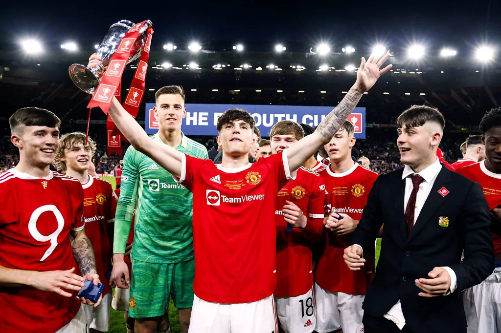 Alejandro Garnacho helped Manchester United win the FA Youth Cup in 2022