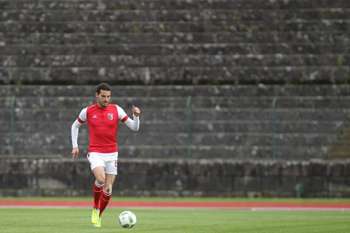 Braga B in action at the  Estadio 1 de Maio