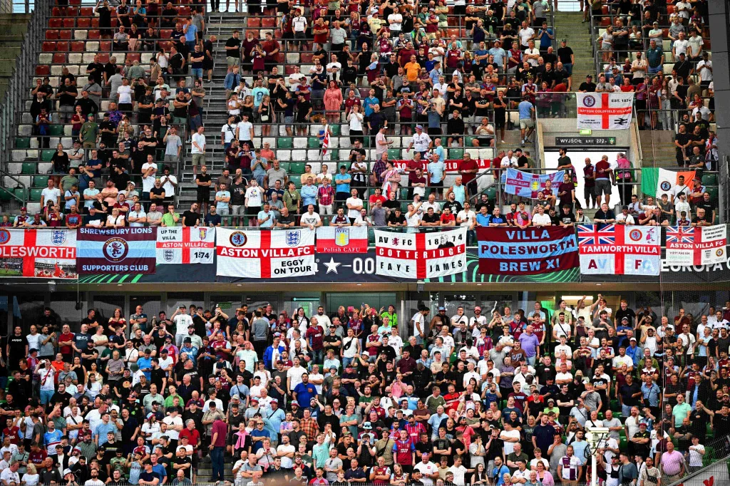 Aston Villa fans in Legia Warsaw | Now Aston Villa fans in Alkmaar hope for a better result