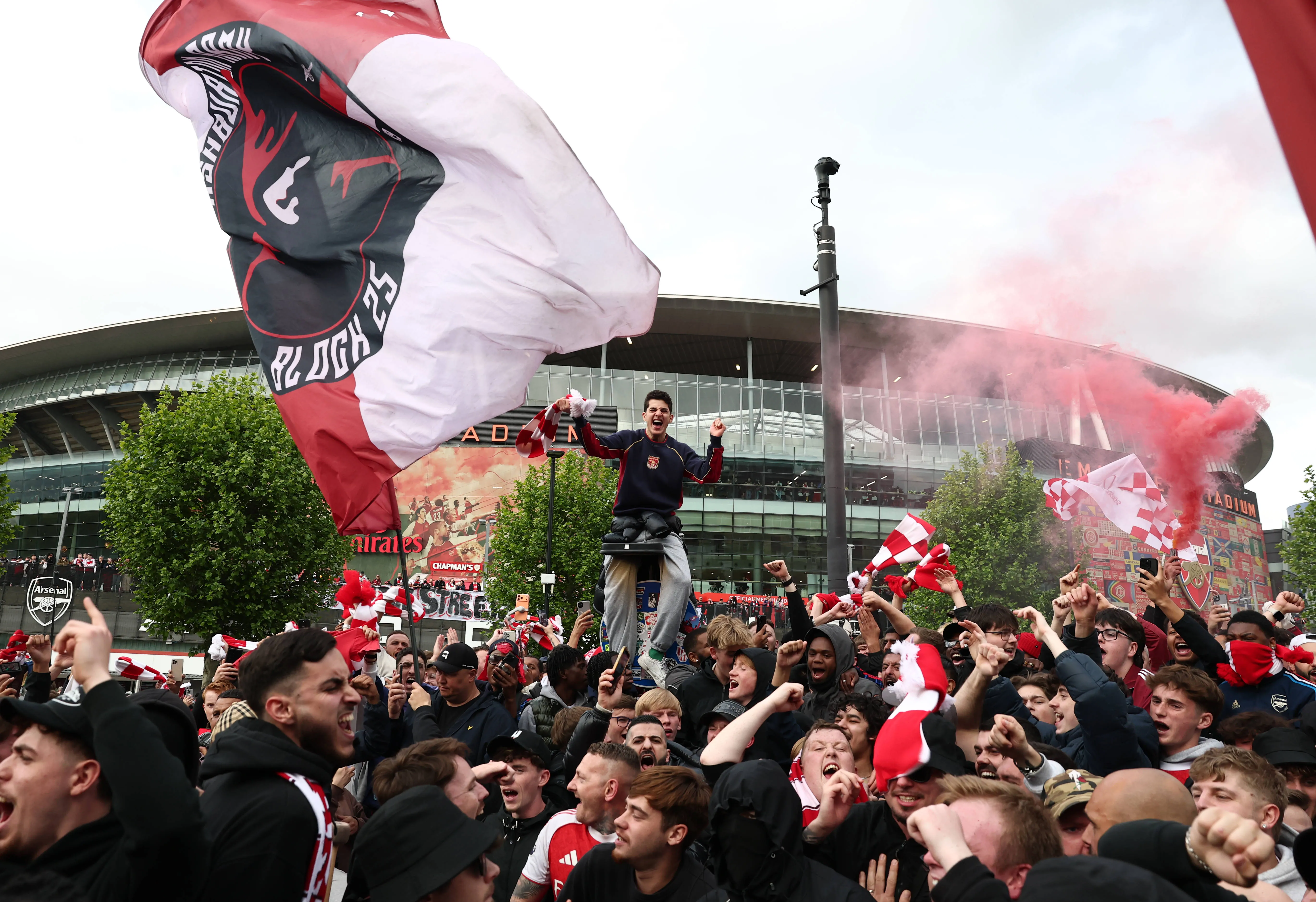 Arsenal fans fire back at recent Man City jibe with cheeky banner outside the Emirates Stadium