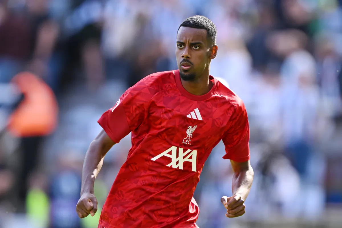 How Newcastle fans reacted to Alexander Isak St James&rsquo; Park return before Liverpool game