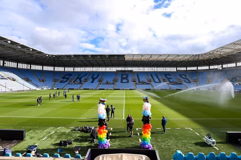 Premier League hopefuls set new attendance record in crucial victory