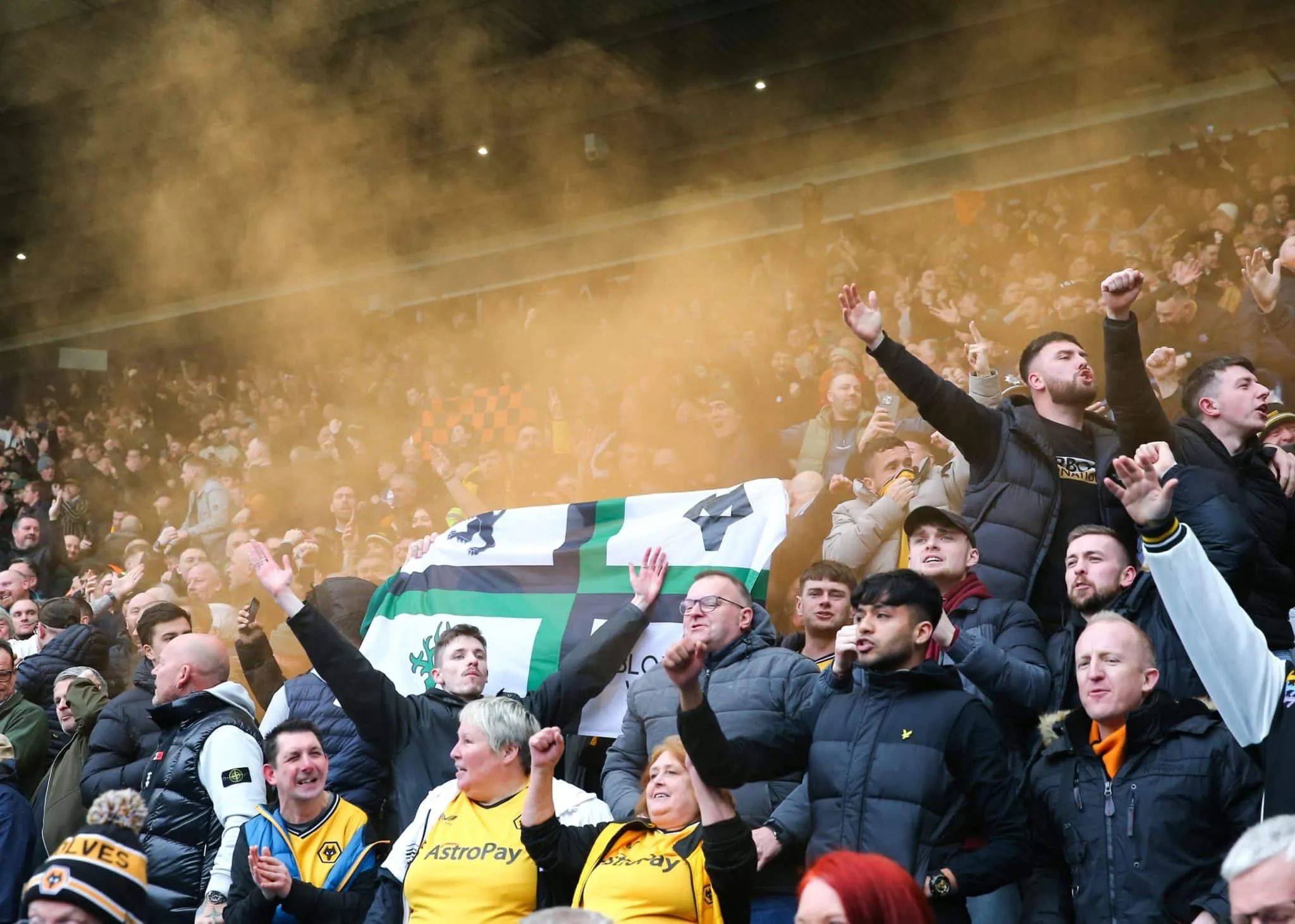 Football fans fighting