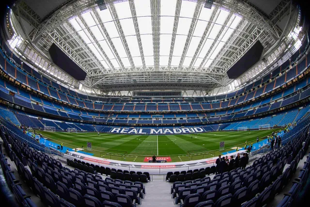 Real Madrid Stadium Upgrade | Full interior shot of new Santiago Bernabeu with retractable roof and pitch | Potential 2030 World Cup final stadium